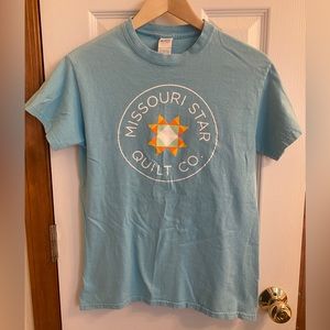 Gildan Women’s Small Missouri Star Quilt Co. t-shirt